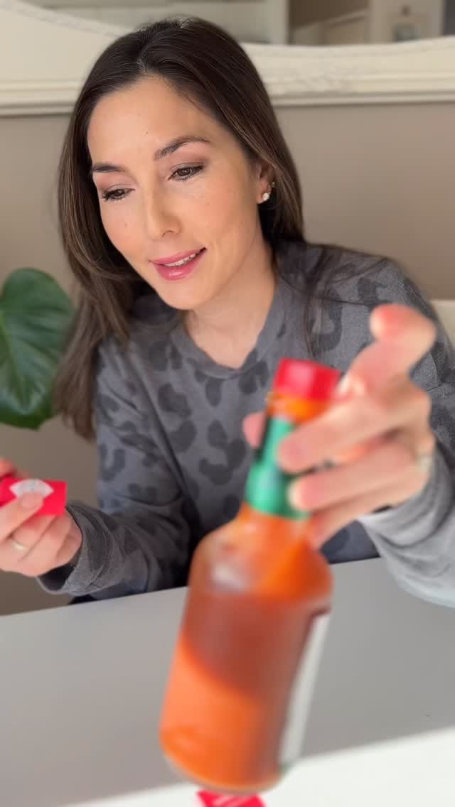 Post 2 by Mika Does Makeup - Vancouver Mobile Beauty on Instagram (video)