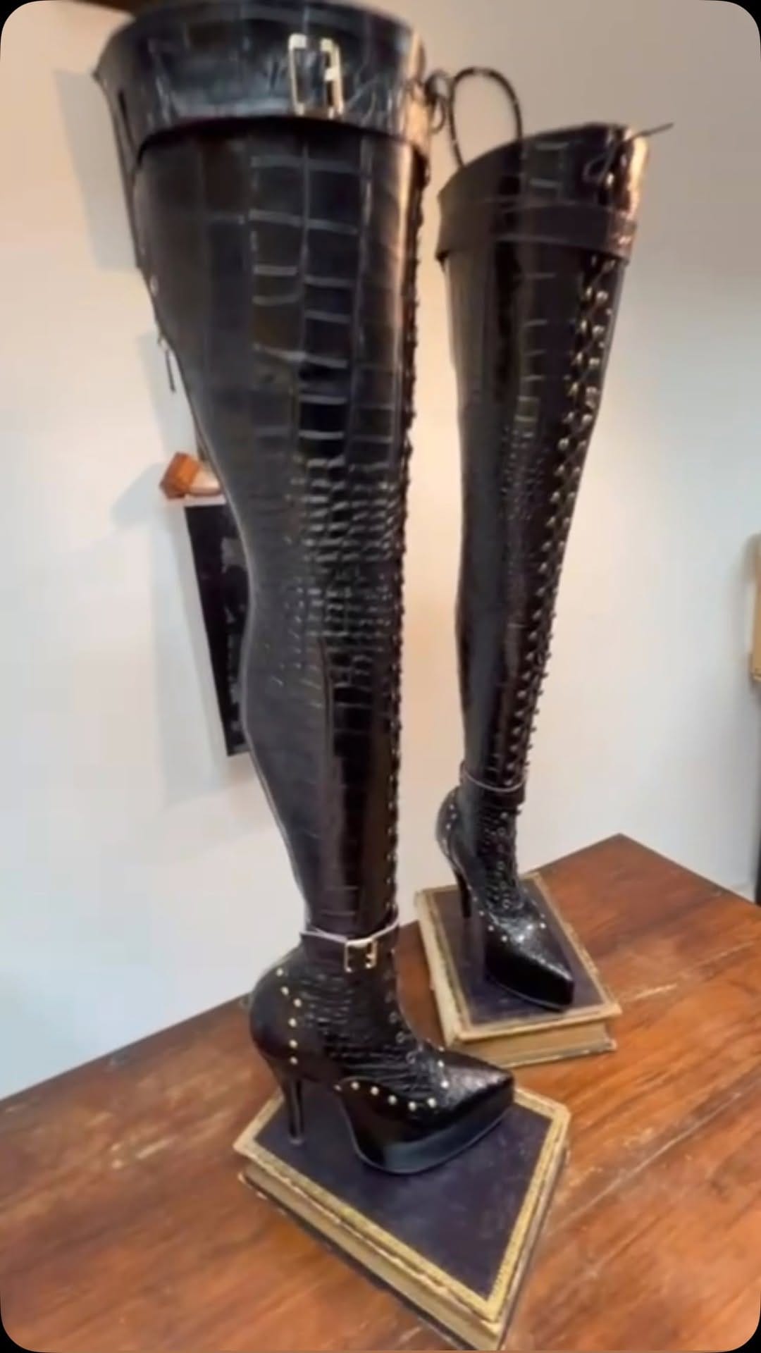 Post 9 by Natacha Marro on Instagram (video)