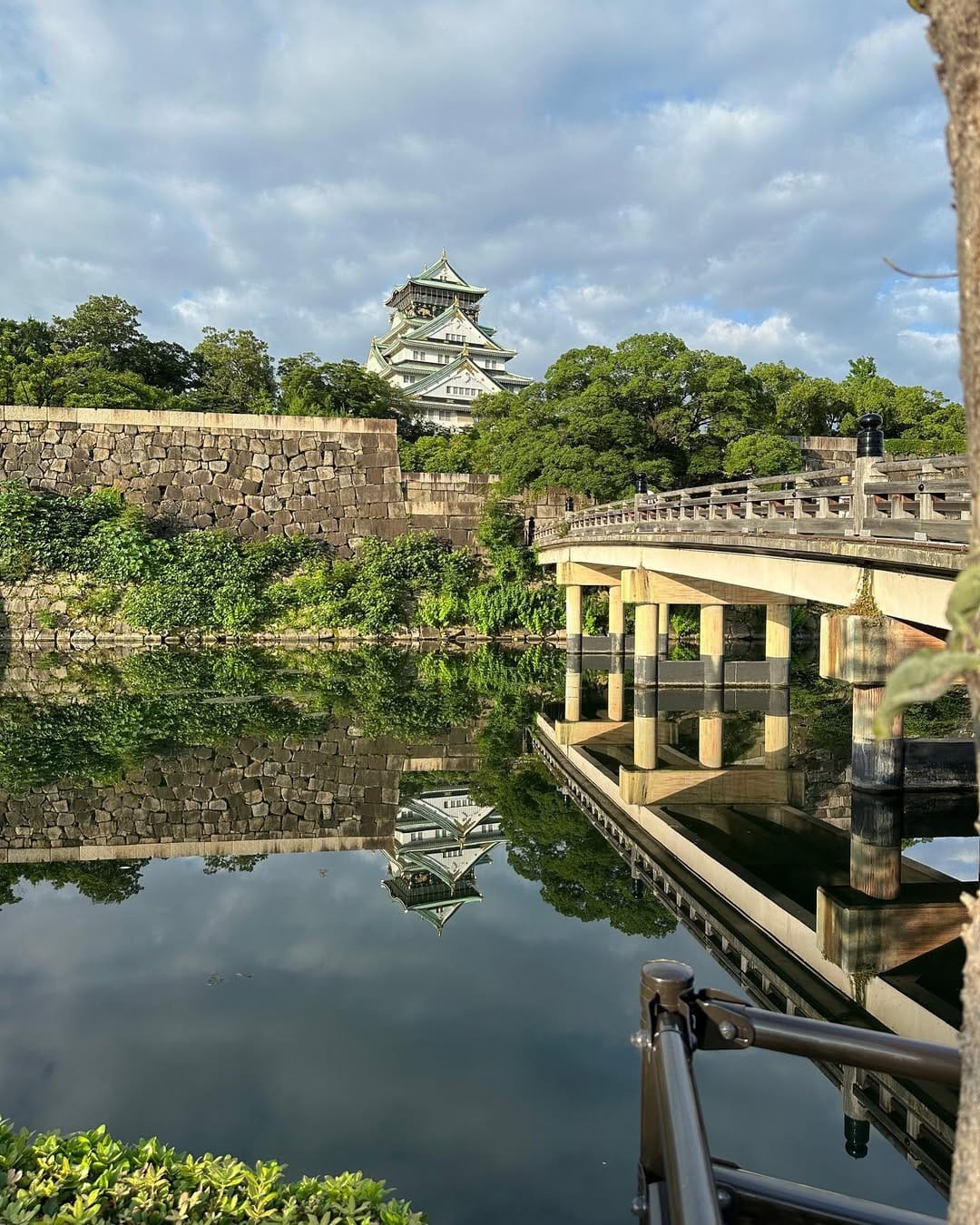 Post 6 by 田辺 雄三 on Instagram (carousel)