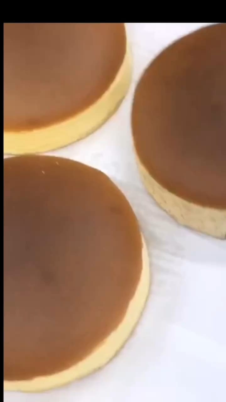 Post 10 by 焼きたてチーズケーキのお店ベテイ on Instagram (video)