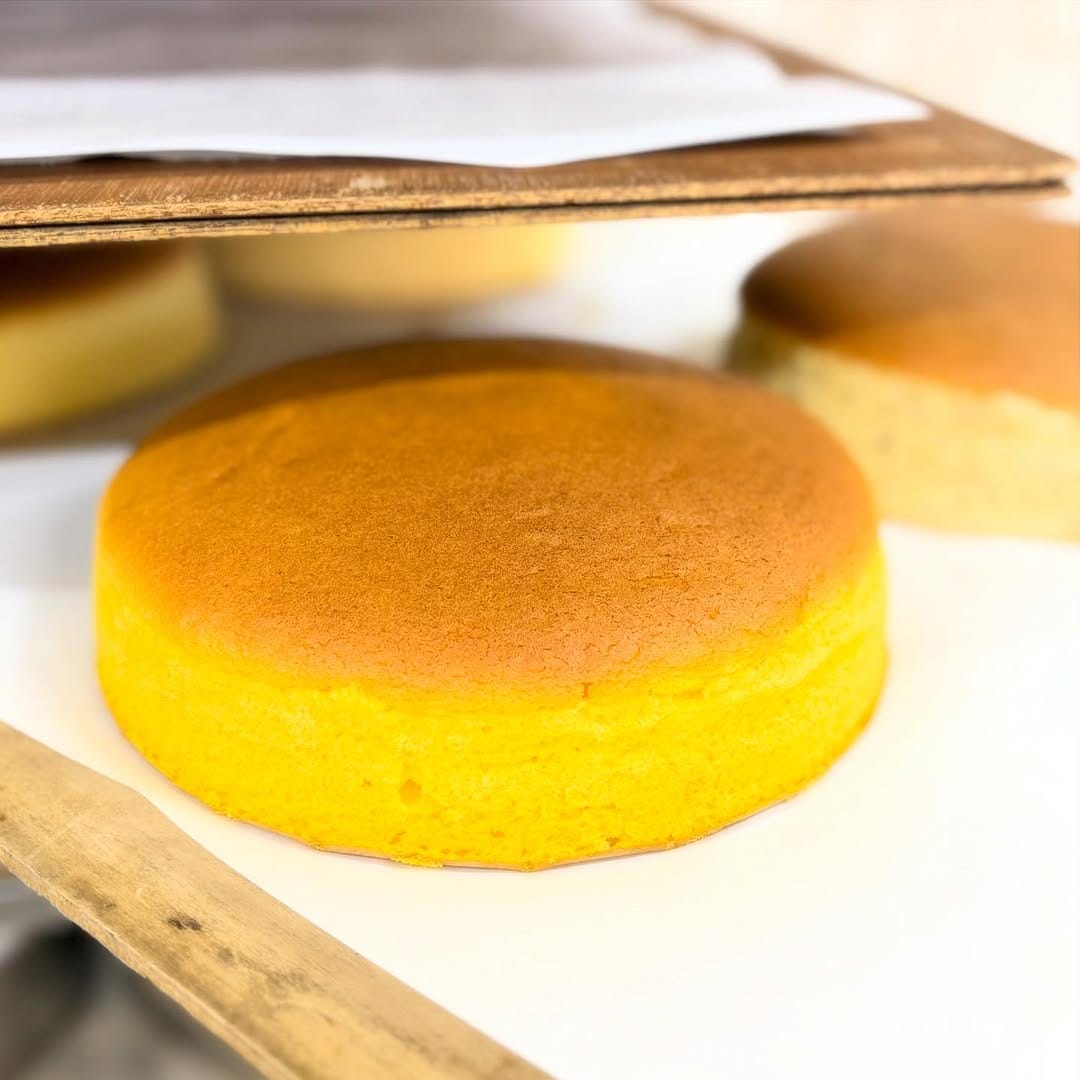 Post 5 by 焼きたてチーズケーキのお店ベテイ on Instagram (image)