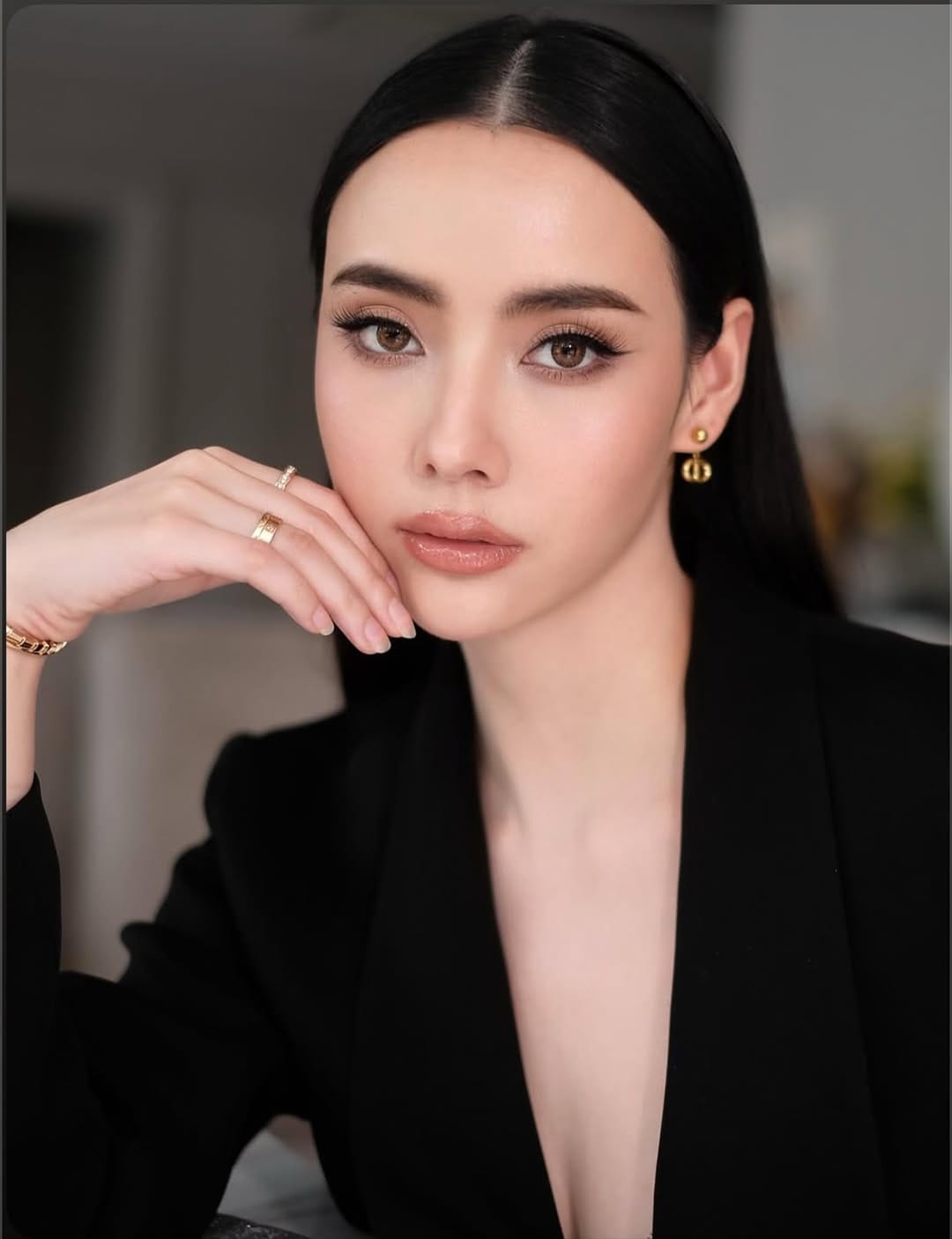Post 3 by Makeup  Stylist Dubai MUA Визажист Дубаи on Instagram (image)