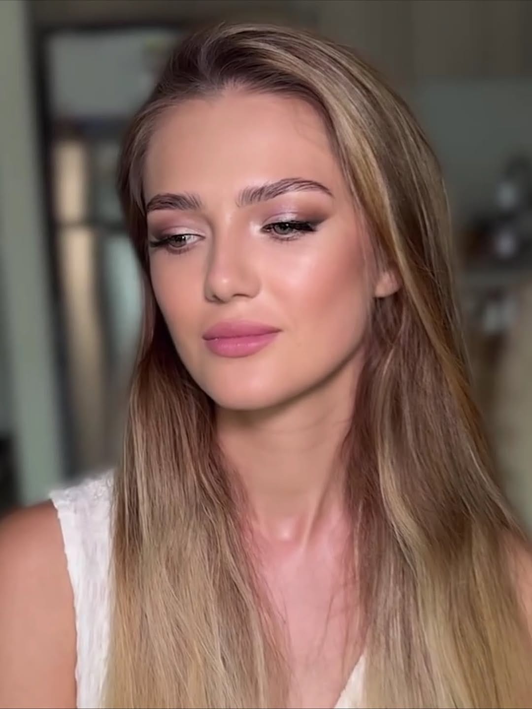 Post 2 by Makeup  Stylist Dubai MUA Визажист Дубаи on Instagram (carousel)