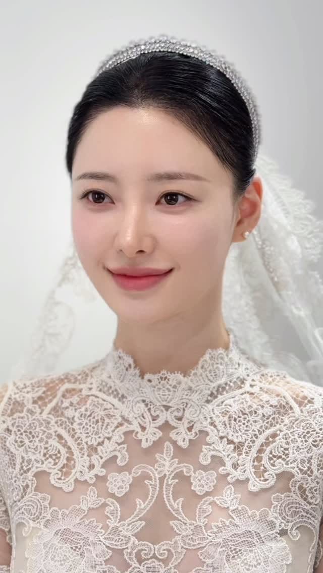 Post 2 by 이경민포레 청담본점웨딩 on Instagram (video)
