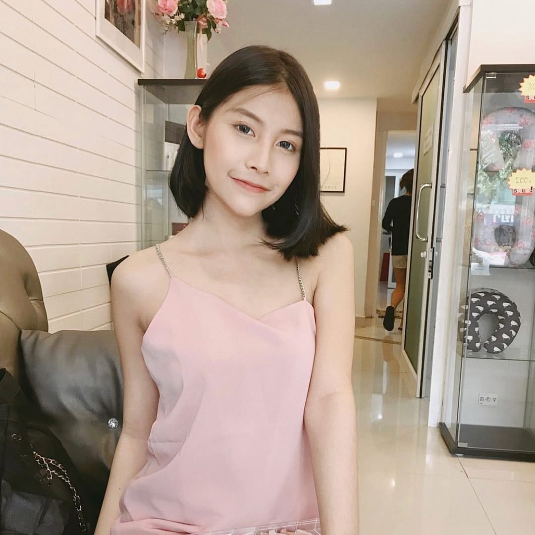 Post 6 by Senorita (เซน-โย-ริ-ตา) on Instagram (image)