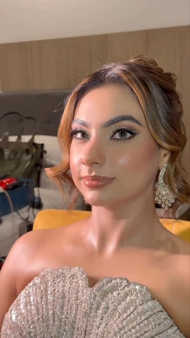 Post 2 by Rashi Gupta✨✨✨ #lucknowmakeupartist #freelancermakeupartist on Instagram (video)