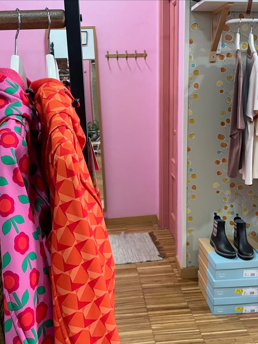 Post 1 by La Böcöque | Tienda independiente | Ropa y accesorios on Instagram (carousel)