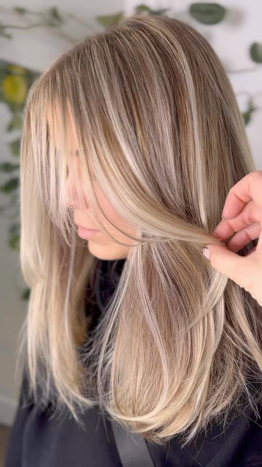 Post 2 by ROBYNN LLOY | WEDDING HAIRSTYLIST on Instagram (video)