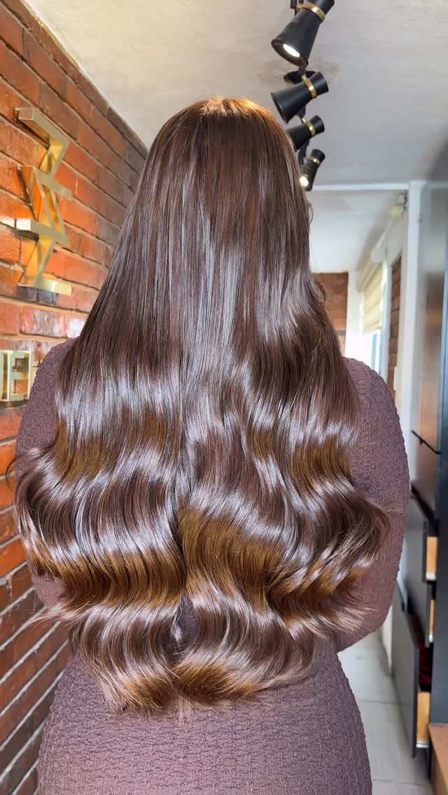 Post 8 by Manuel García Casa de Belleza on Instagram (video)