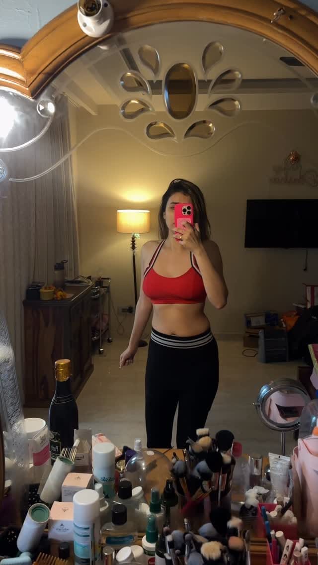 Post 6 by Diksha Khaneja on Instagram (video)