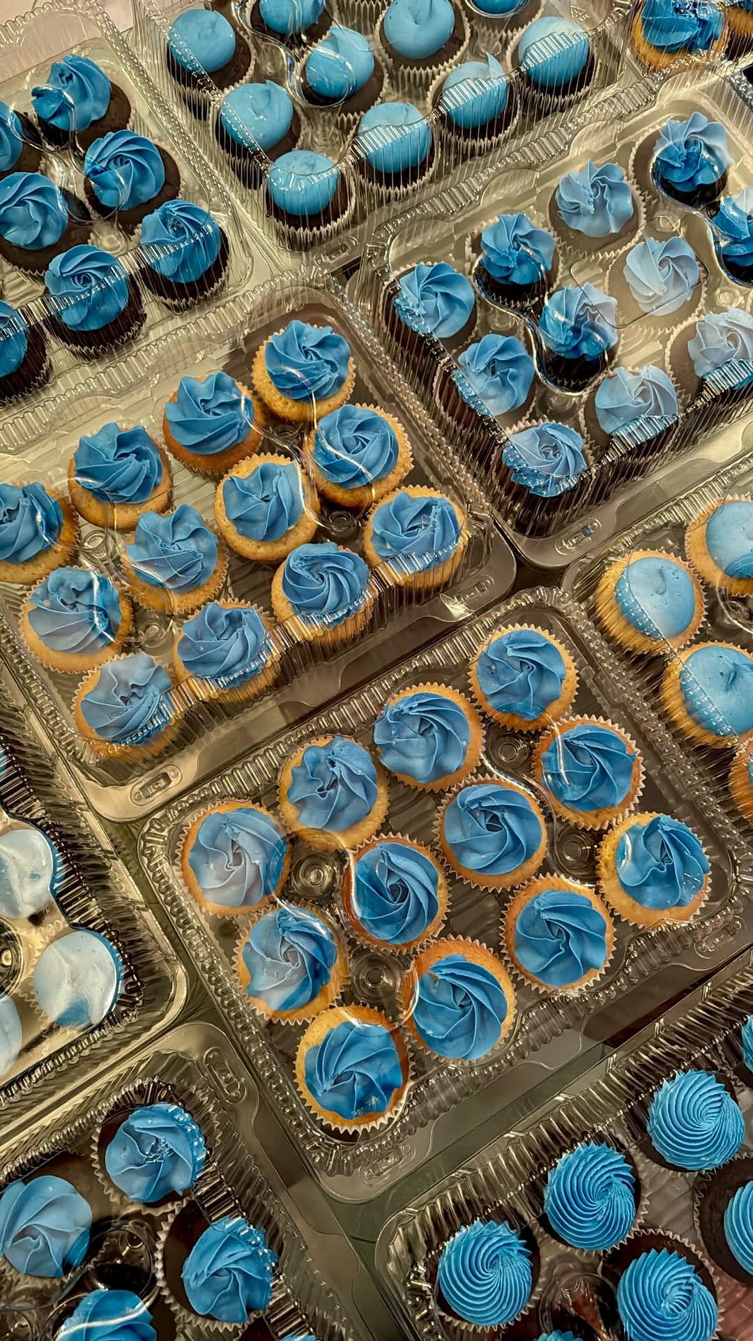 Post 10 by MokaCupcakes.com on Instagram (video)
