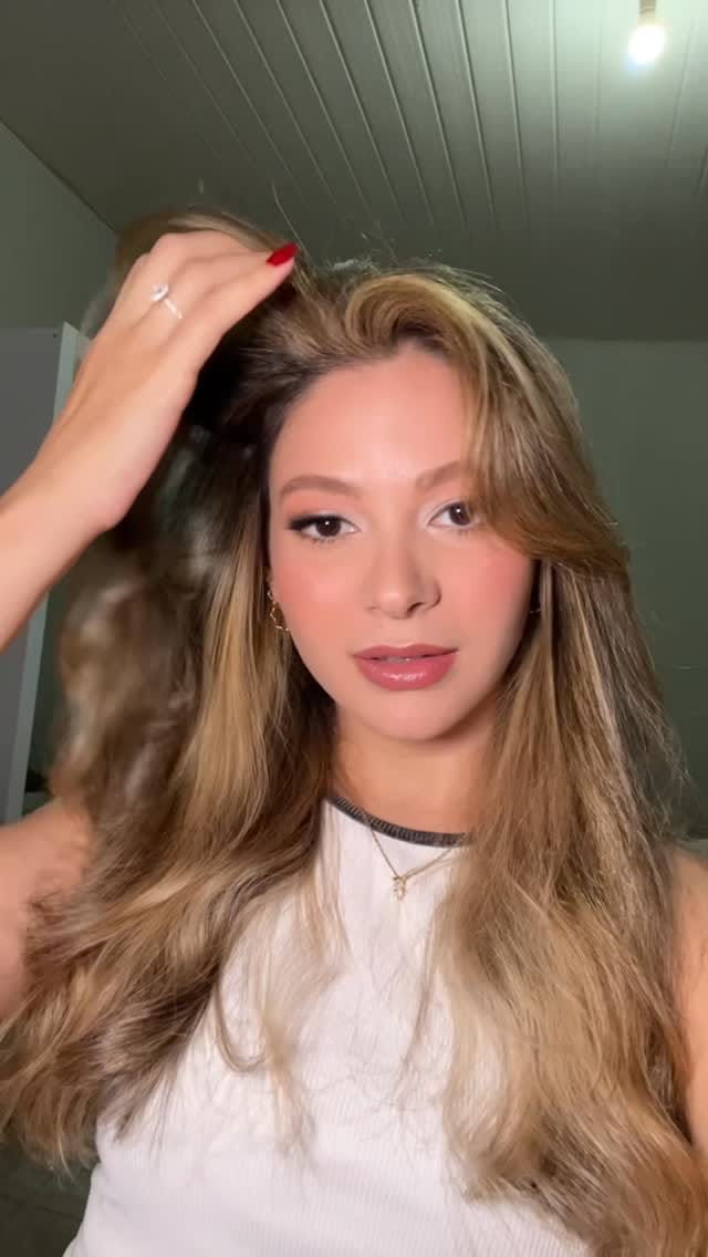 Post 6 by Danielle Freire | Maquiadora on Instagram (video)