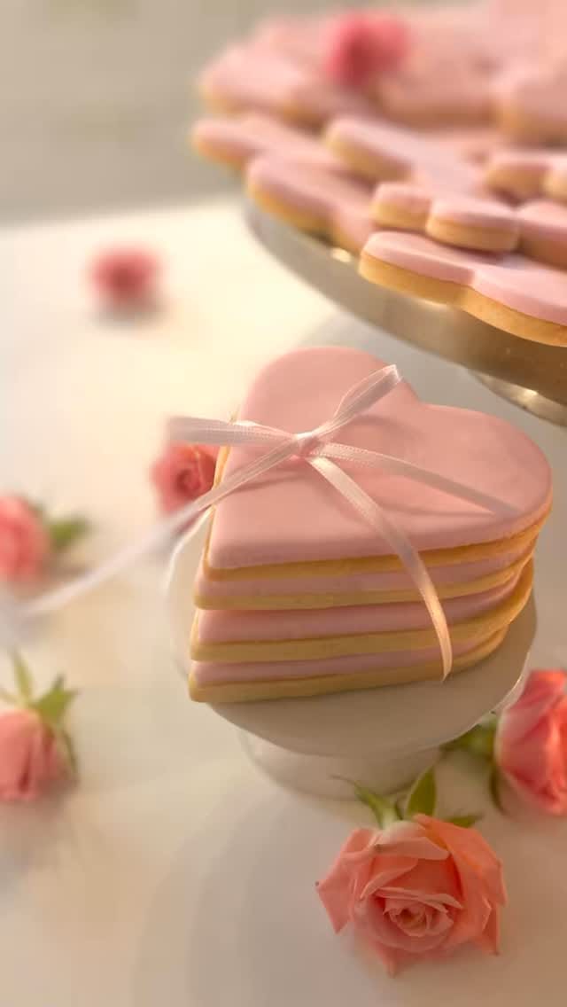 Post 5 by Himmlische Bäckerei on Instagram (video)
