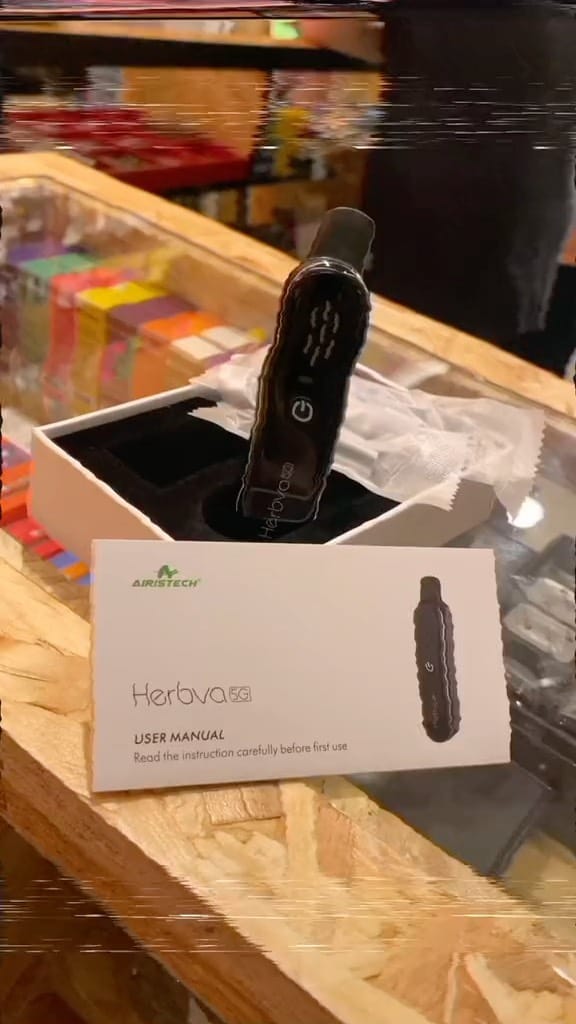 Post 7 by Hi Vaporizer on Instagram (video)