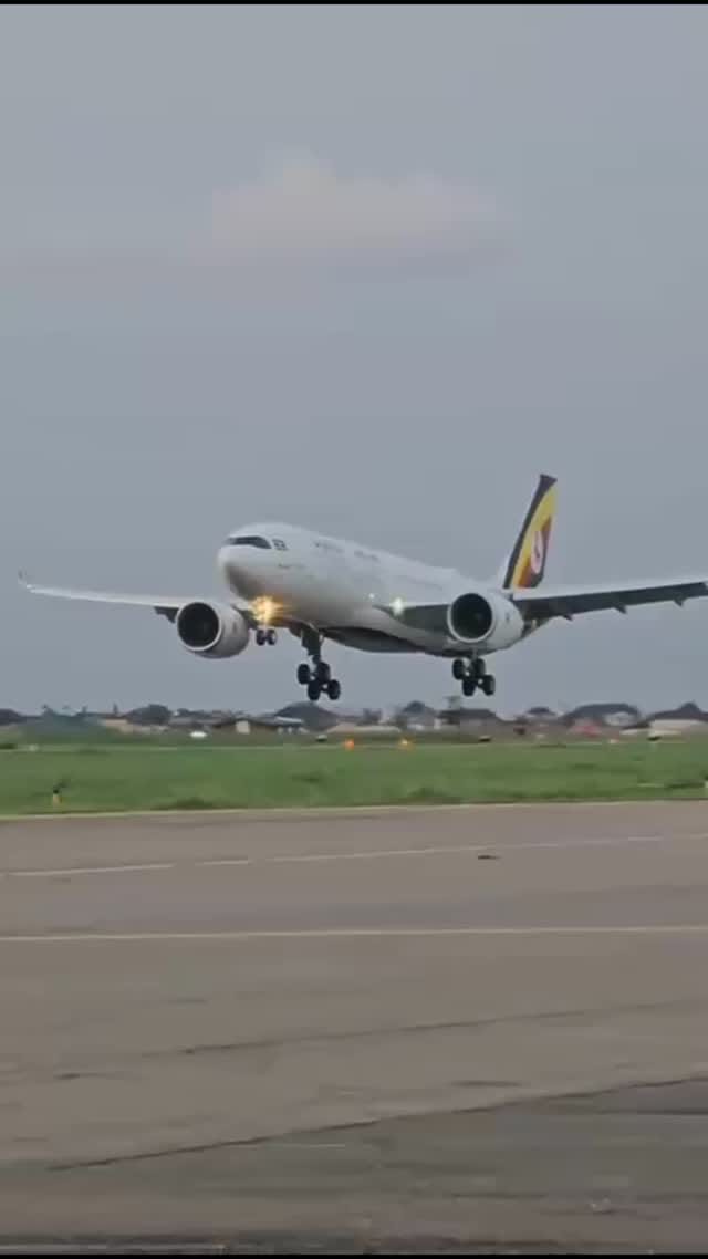 Post 5 by .Com Shedzy™ on Instagram (video)
