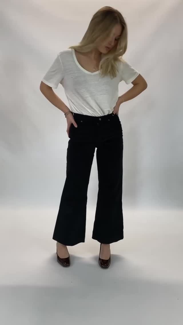 Post 1 by Aatise on Instagram (video)