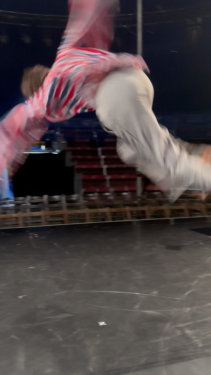 Post 3 by Jeremi Levesque on Instagram (video)
