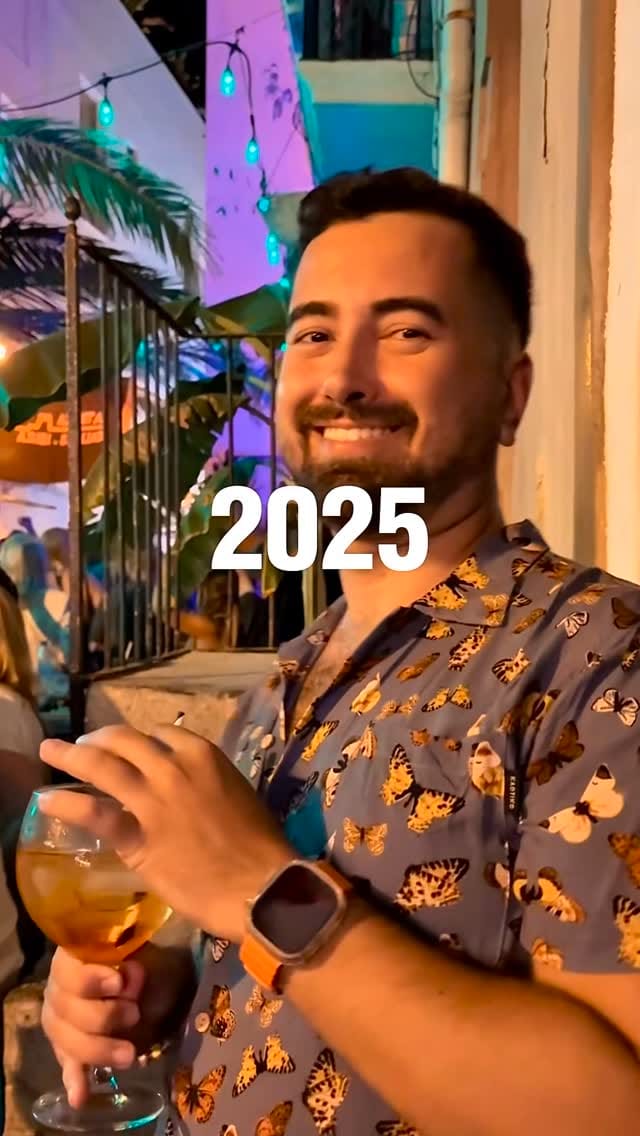 Post 1 by E F E C A N  K Ö K S A L on Instagram (video)