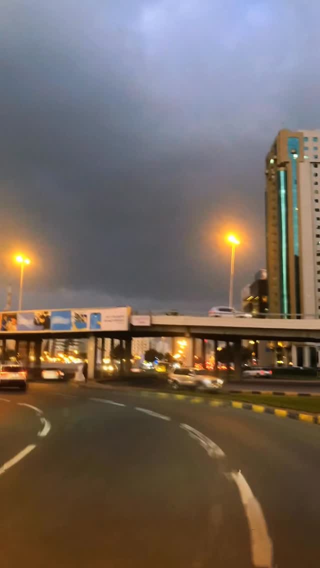 Post 3 by Faiza khan || UAE blogger on Instagram (video)