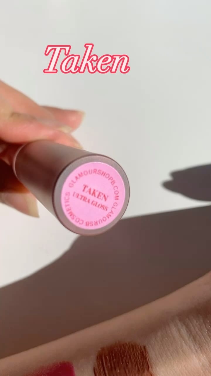 Post 8 by GlamourSB on Instagram (video)