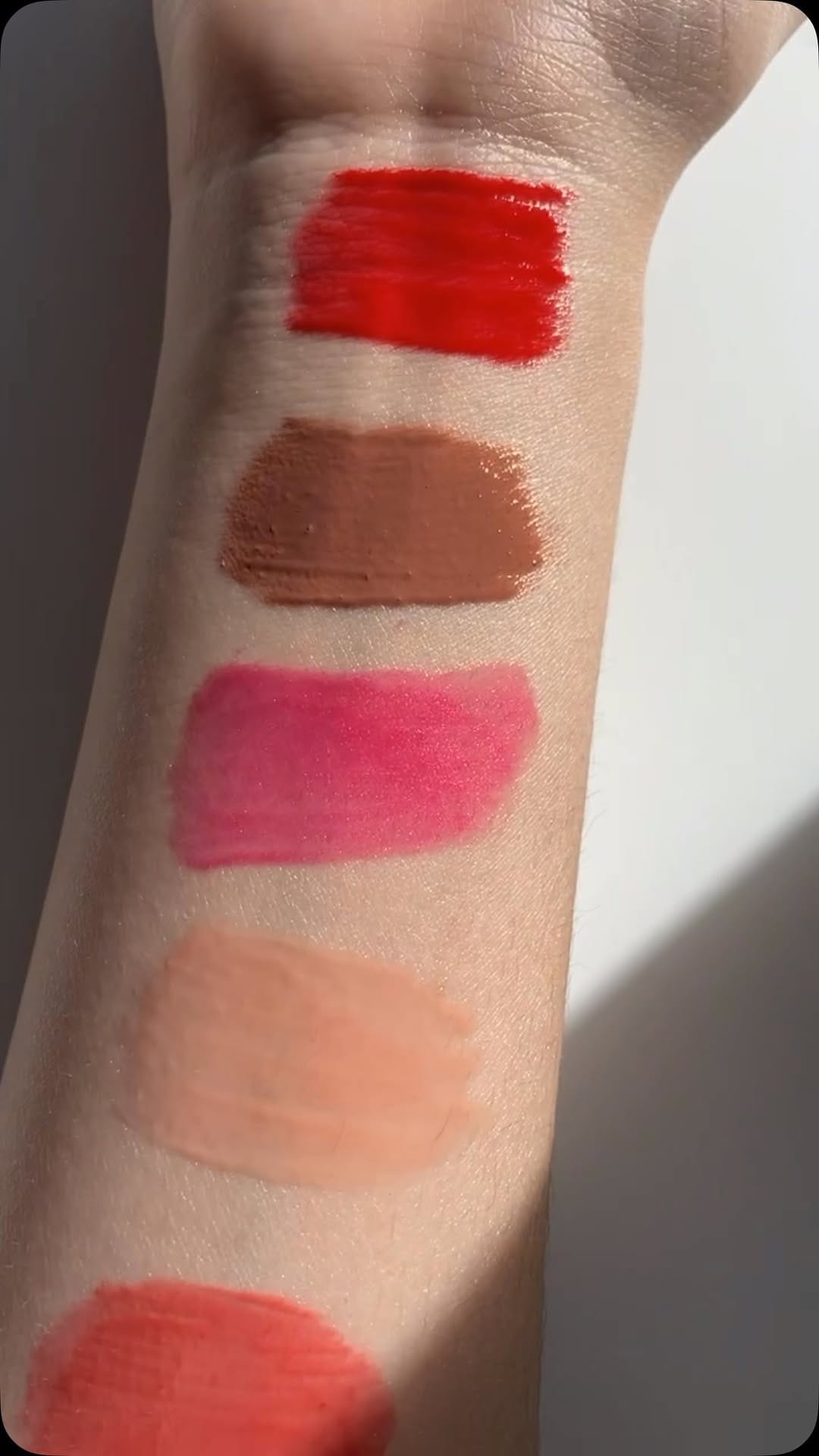 Post 3 by GlamourSB on Instagram (video)