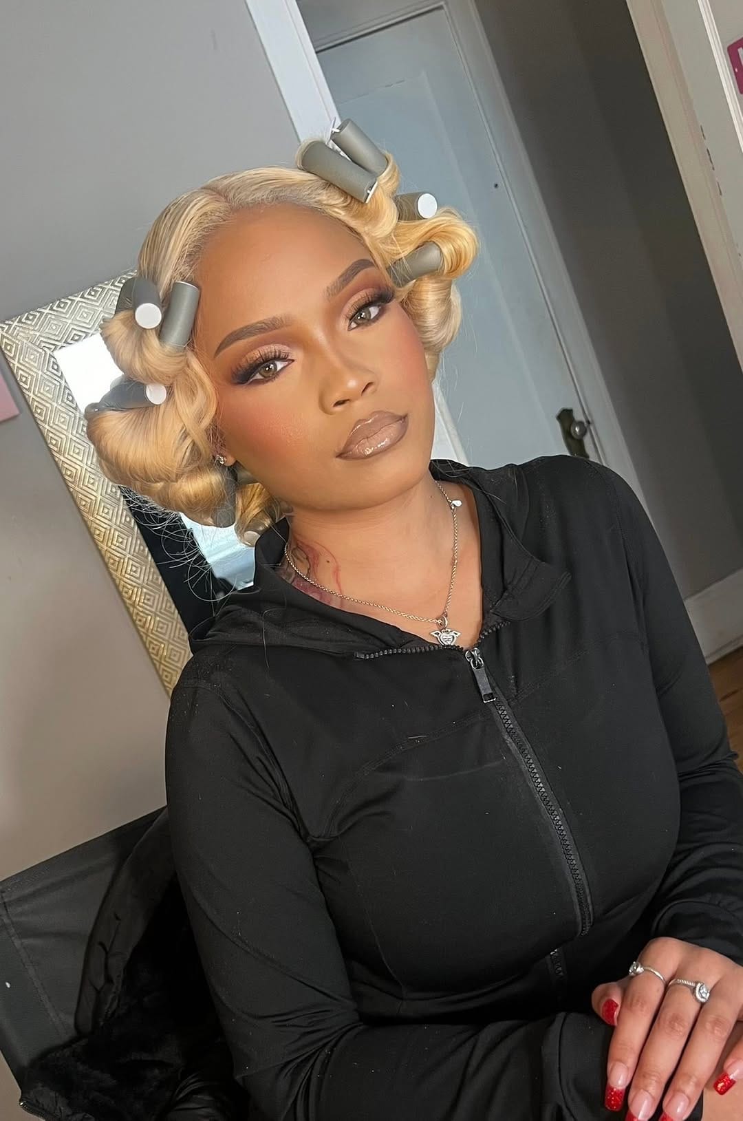 Post 3 by Symone’s Signiture💋💄✨ on Instagram (carousel)