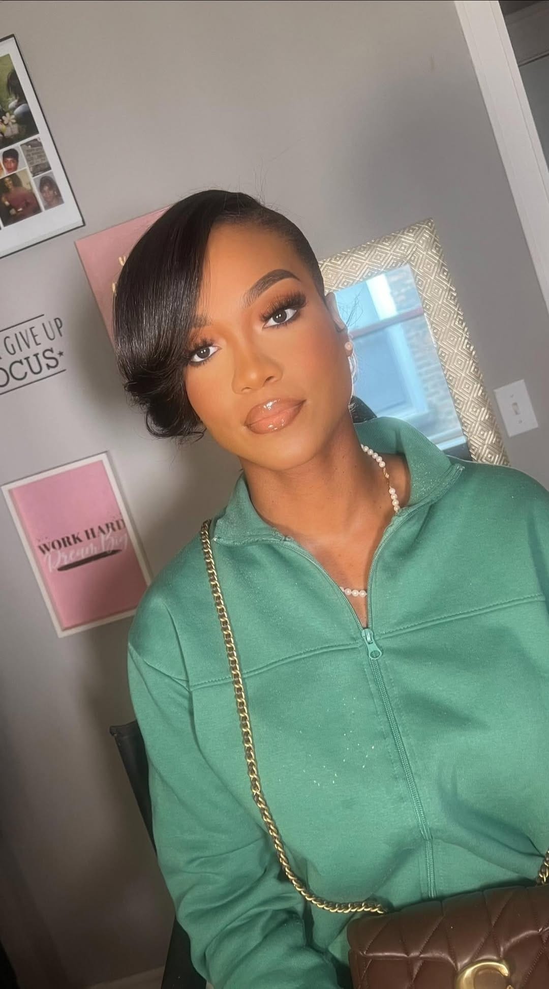 Post 7 by Symone’s Signiture💋💄✨ on Instagram (carousel)