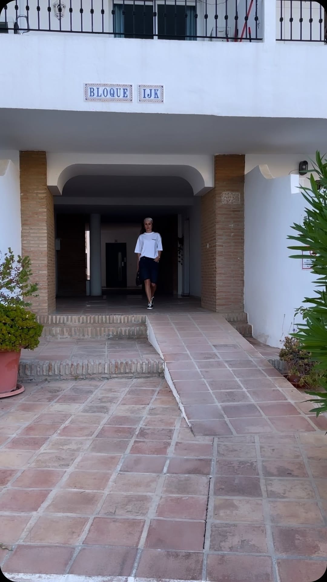 Post 2 by Olga Claus on Instagram (video)