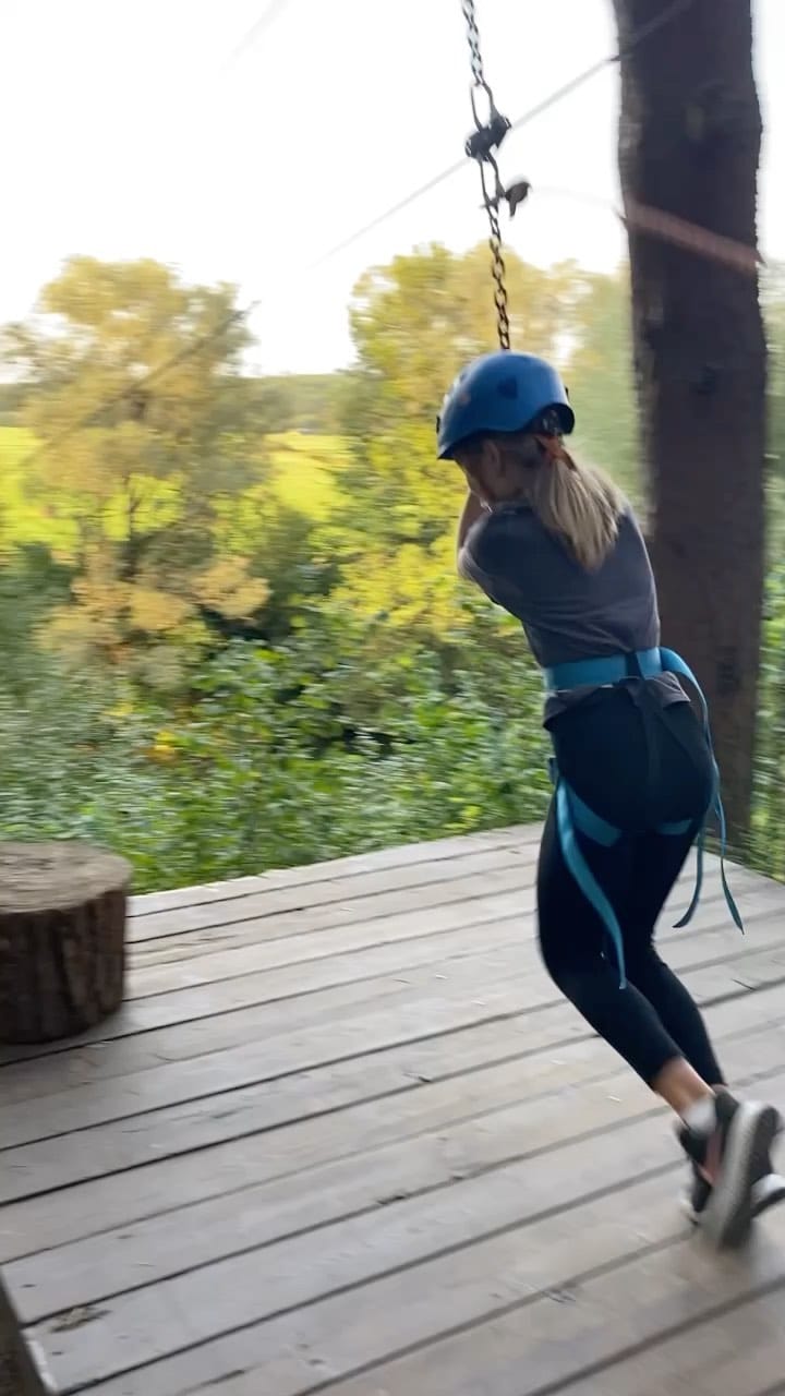Post 4 by Eva Lukyanova on Instagram (video)