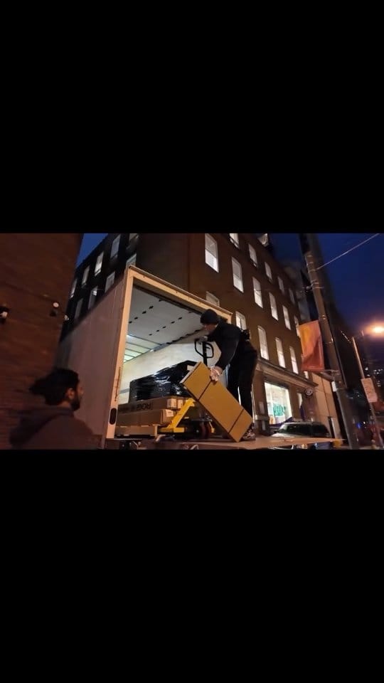Post 6 by Roshan on Instagram (video)
