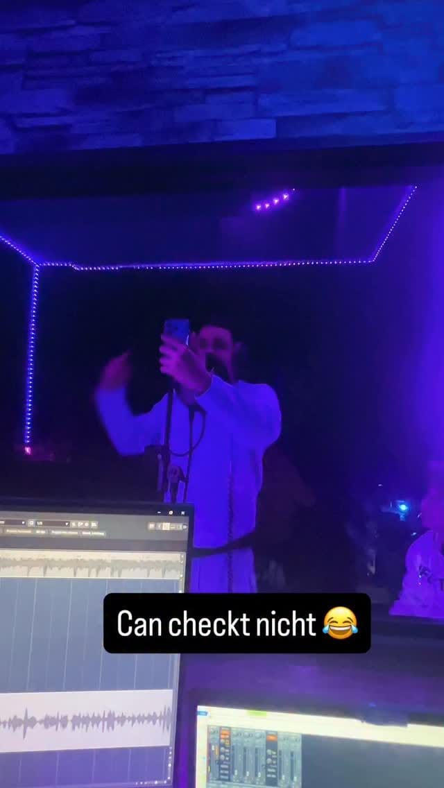 Post 4 by VDSIS - Von der Strasse ins Studio on Instagram (video)