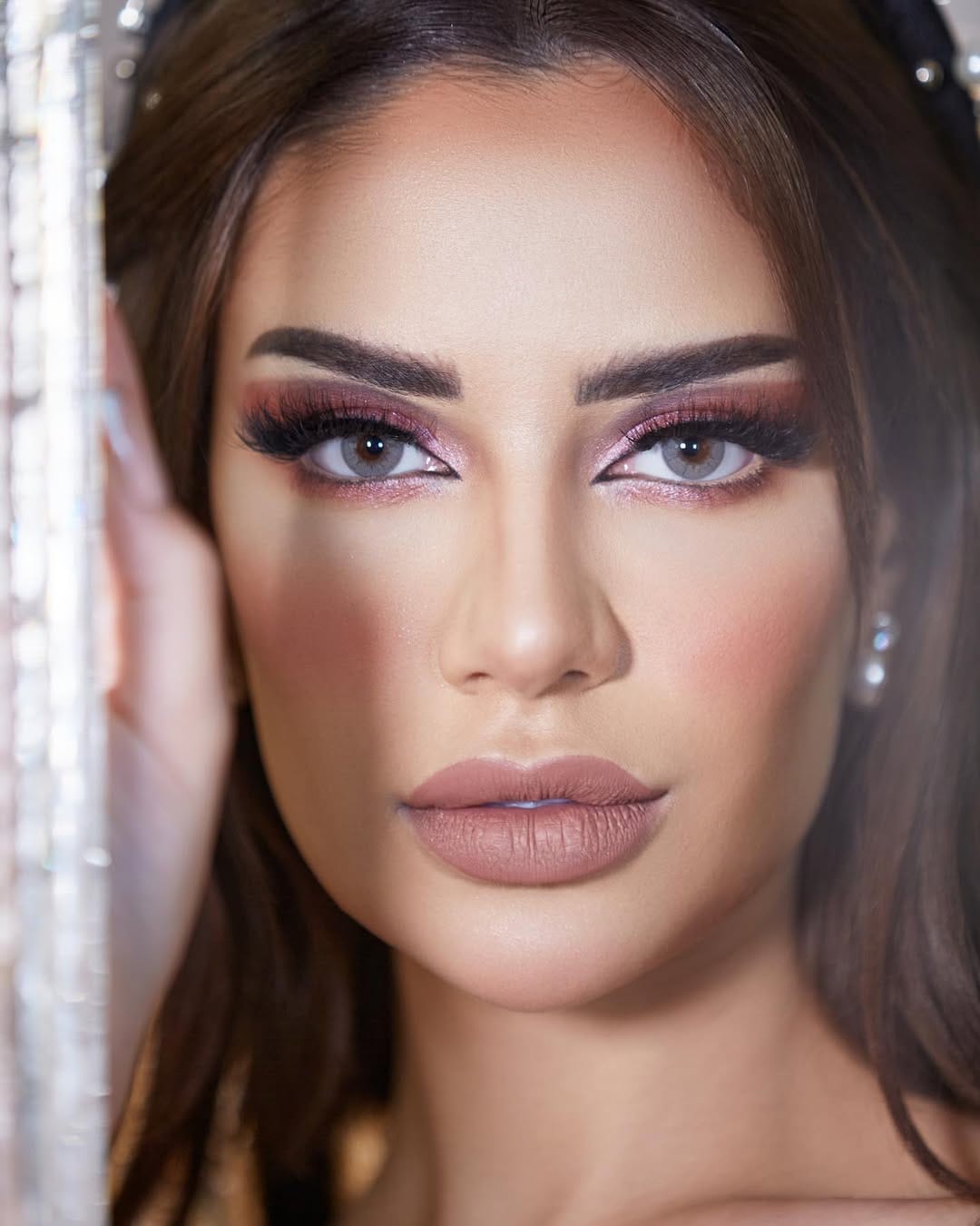 Post 10 by Fatima Alzaabi 🖤💍 on Instagram (carousel)