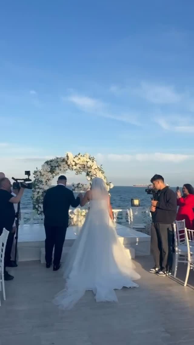 Post 6 by IsabellaexclusivebyTugba on Instagram (video)