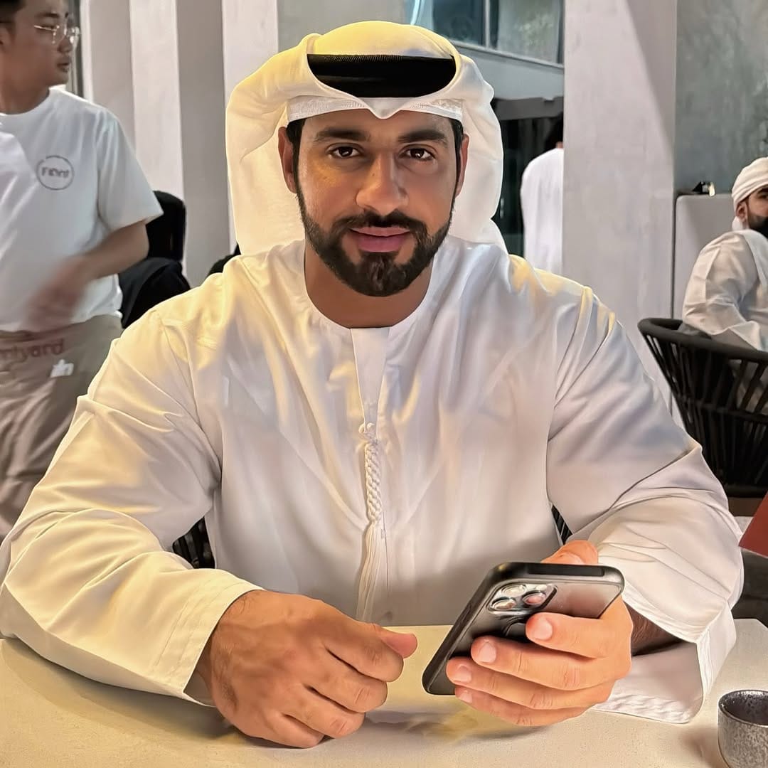 Post 6 by Sultan Alebri on Instagram (image)