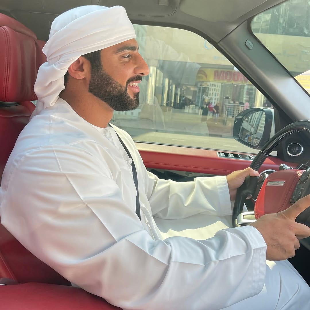 Post 5 by Sultan Alebri on Instagram (image)