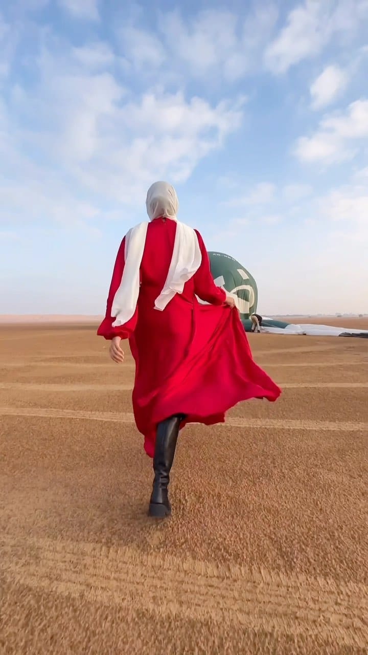 Post 2 by M A R I A M 🇦🇪 on Instagram (video)