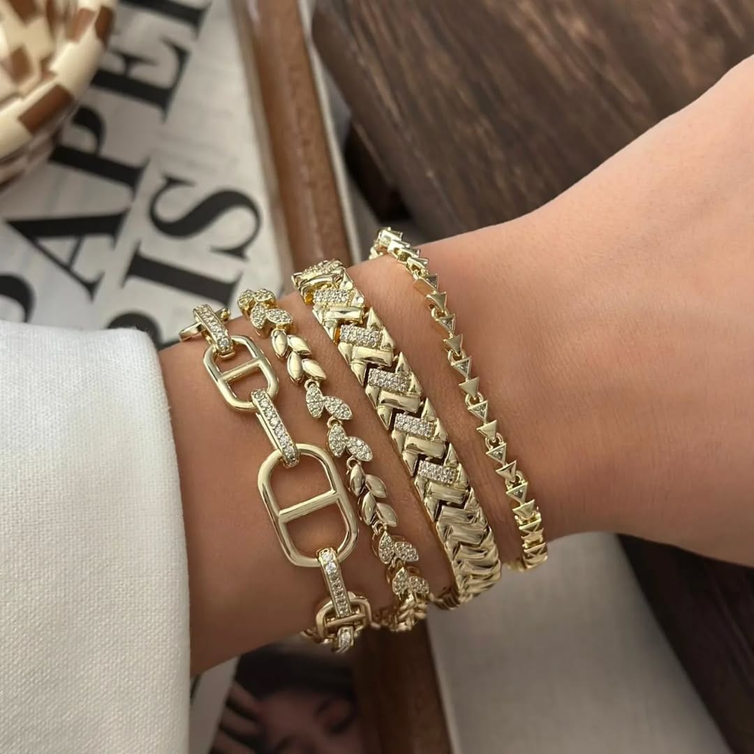 Post 7 by 𝓐𝓻𝔃 𝓣𝓪𝓴ı /Lavinia Takı on Instagram (image)