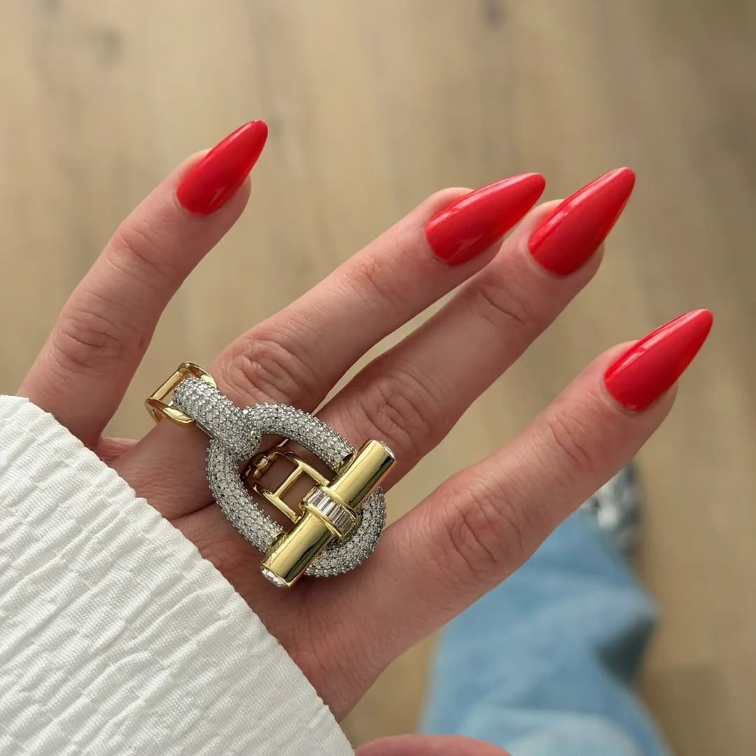 Post 6 by 𝓐𝓻𝔃 𝓣𝓪𝓴ı /Lavinia Takı on Instagram (image)