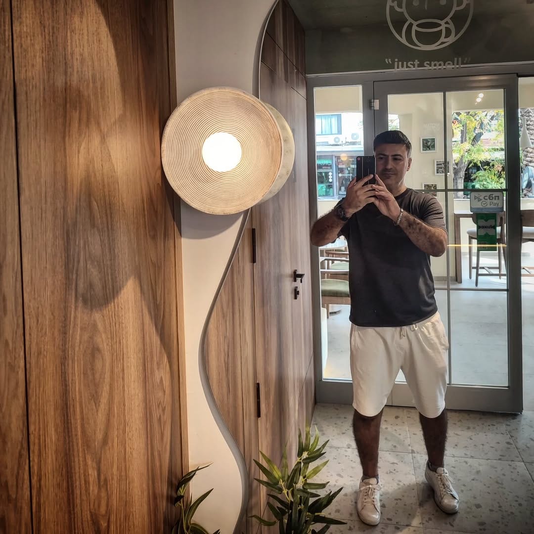 Post 7 by LiGhT CLuB on Instagram (carousel)