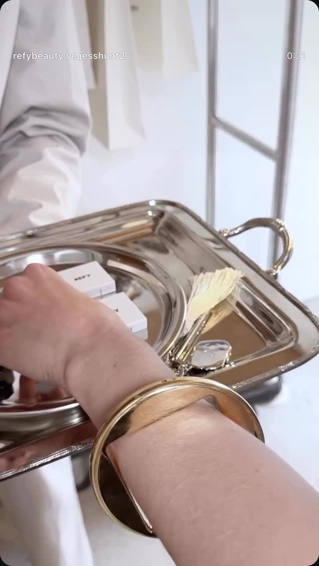 Post 6 by KİRPİK TOPTAN ⒺⒷⓇⓊ ⒺⓇⒺⓃ on Instagram (video)