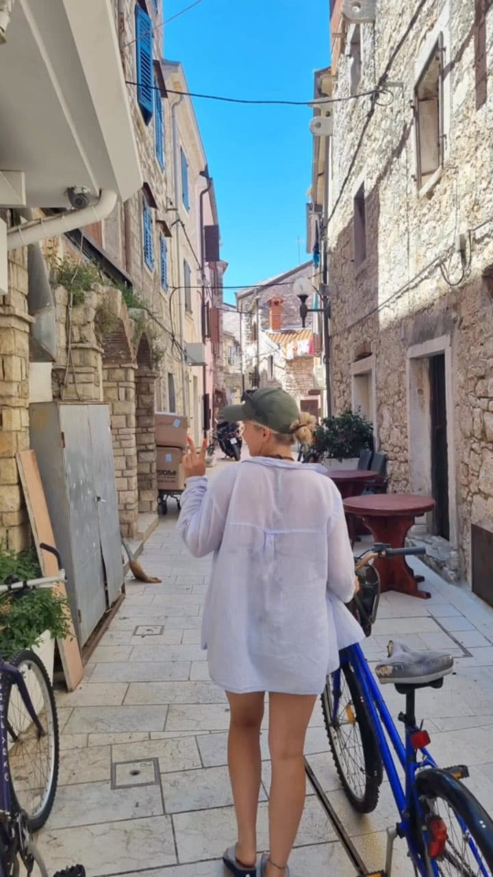 Post 5 by Elisa on Instagram (video)