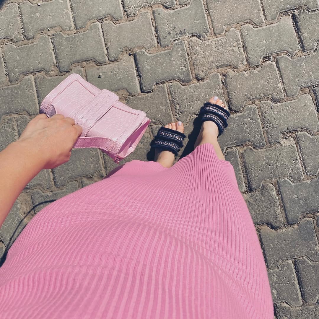 Post 3 by Elvania on Instagram (image)