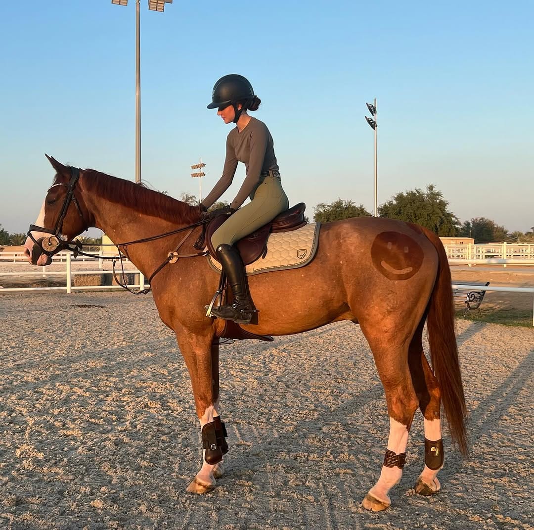 Post 8 by @_gigi_golden_ on Instagram (carousel)
