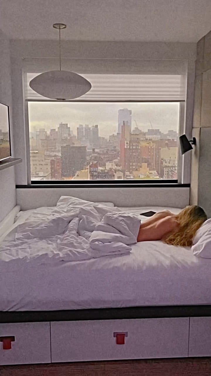 Post 10 by Jenia Ti on Instagram (video)