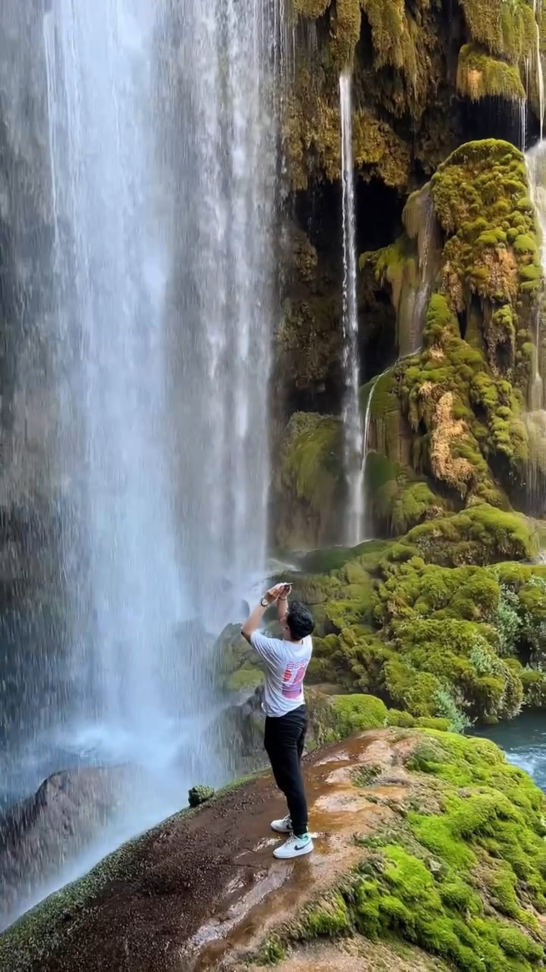 Post 3 by Jenia Ti on Instagram (video)