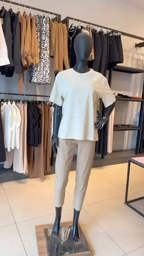 Post 3 by PEEK ISTANBUL FASHION on Instagram (video)