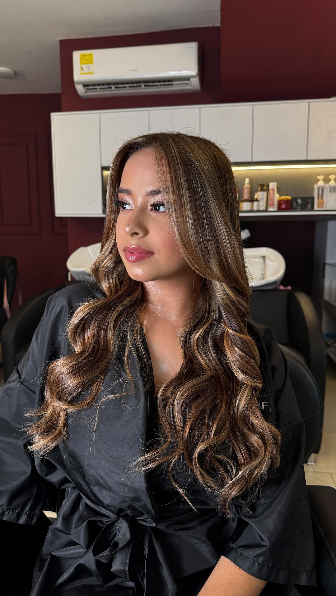 Post 6 by Victor Atencia | Color | Balayage | Mechas | Maquillaje | on Instagram (video)