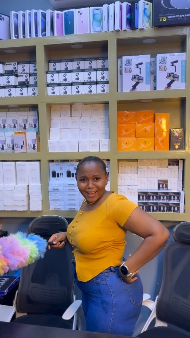 Post 7 by SAMSUNG/IPHONE/GOOGLE PIXEL  SHOP 🇹🇿 on Instagram (video)