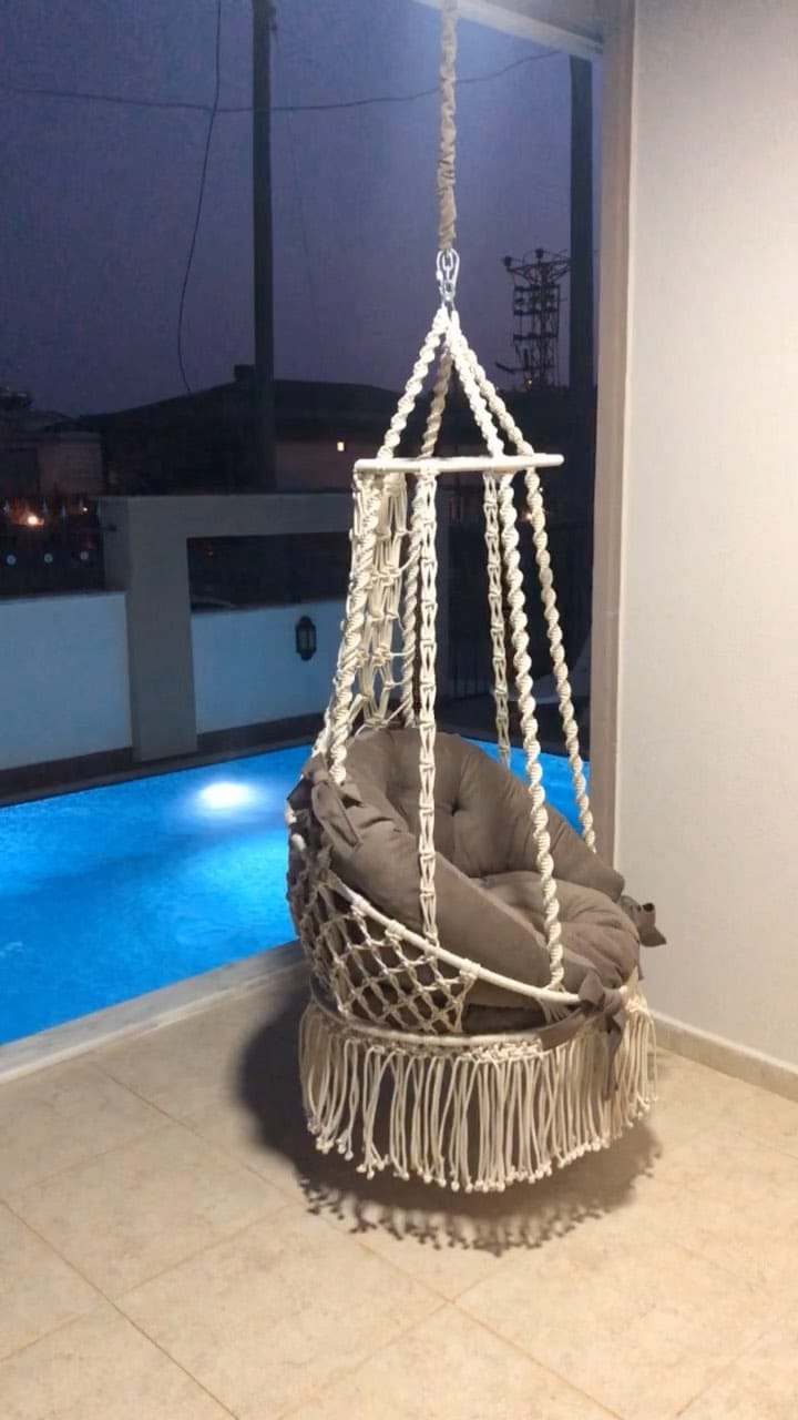 Post 4 by Mahir Makrome on Instagram (video)