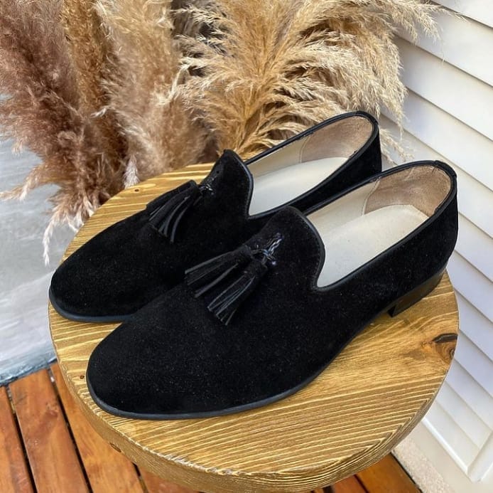 Post 6 by UND SHOES WHOLESALE on Instagram (image)